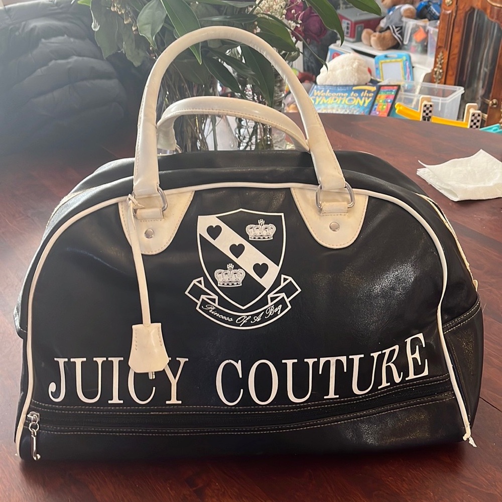 RARE VINTAGE JUICY COUTURE large bowler bag..Black and cream color